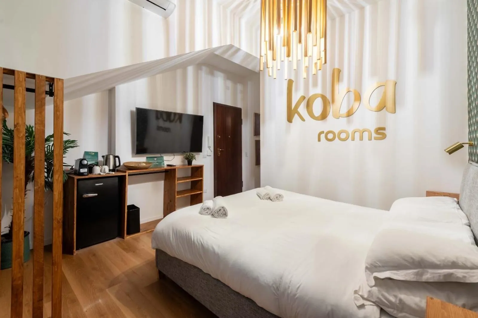 לינה וארוחת בוקר רומא Koba Rooms Nomentano